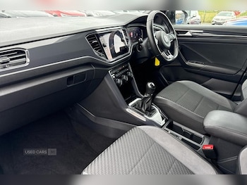 Used Volkswagen T-Roc 2019 for sale - 76260770: Photo 2