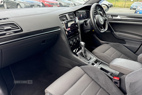 Used Volkswagen Golf 2018 for sale - 76061422: Photo 2