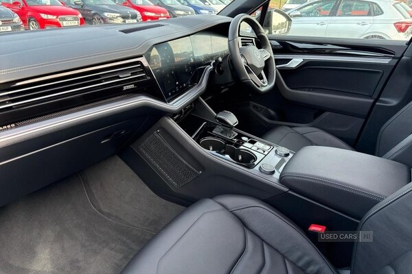 Used Volkswagen Touareg 2024 for sale - 74410220: Photo 2