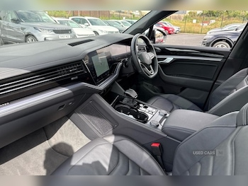 Used Volkswagen Touareg 2023 for sale - 75564657: Photo
