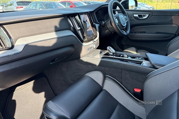 Used Volvo XC60 2023 for sale - 76802743: Photo 2