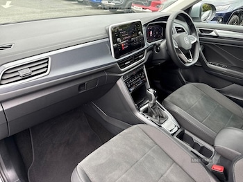 Used Volkswagen T-Roc 2023 for sale - 79085930: Photo