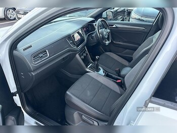 Used Volkswagen T-Roc 2021 for sale - 76419615: Photo