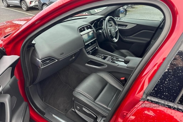 Used Jaguar F-Pace 2019 for sale - 76109972: Photo 2