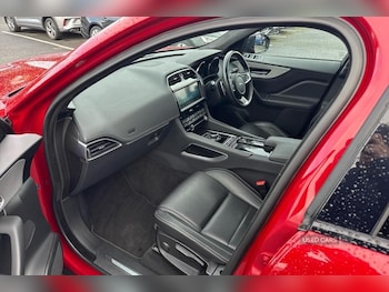 Used Jaguar F-Pace 2019 for sale - 76109972: Photo 2