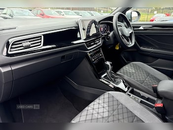 Used Volkswagen T-Roc 2023 for sale - 77359414: Photo