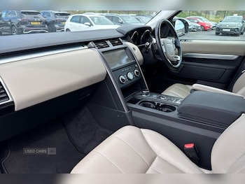 Used Land Rover Discovery 2019 for sale - 76803122: Photo