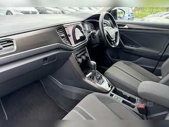 Used Volkswagen T-Roc 2019 for sale - 78677039: Photo