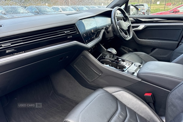 Used Volkswagen Touareg 2024 for sale - 78073428: Photo 2