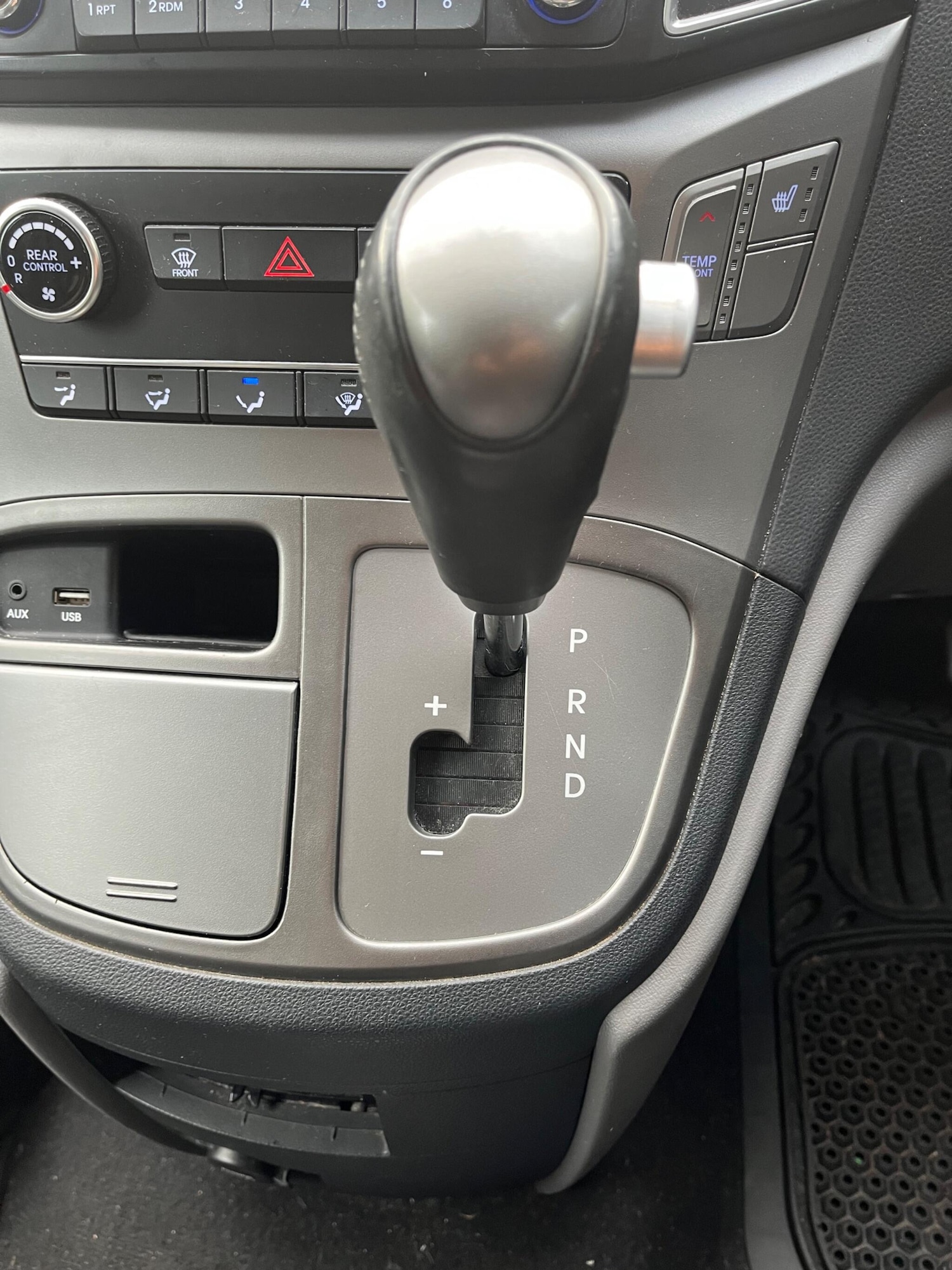 Used Hyundai i800 2016 for sale - 76240270: Photo 17