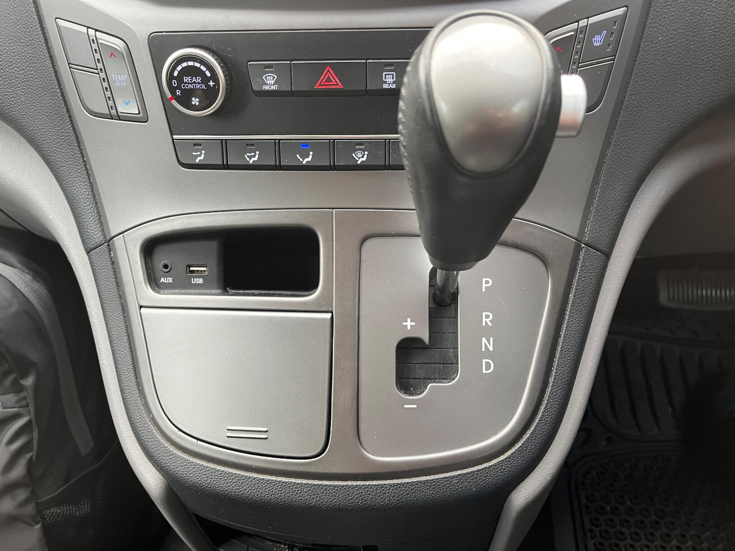 Used Hyundai i800 2016 for sale - 76240270: Photo 18