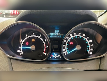 Used Ford Fiesta 2016 for sale - 75927439: Photo