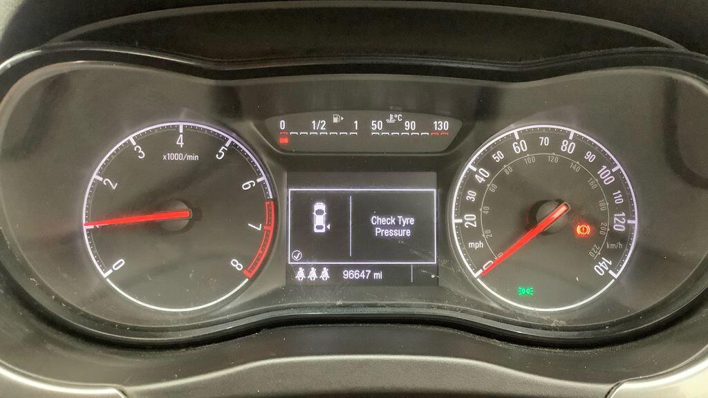 Used Vauxhall Corsa 2016 for sale - 76189384: Photo 2