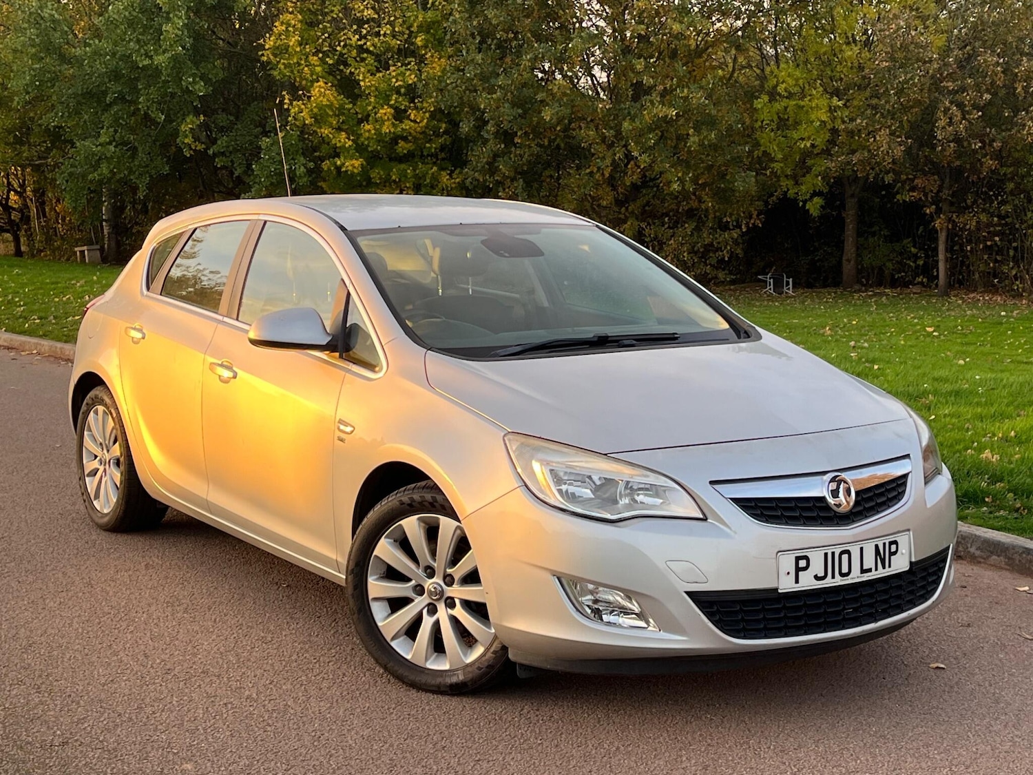 Used Vauxhall Astra 2010 for sale - 76446650: Photo 1