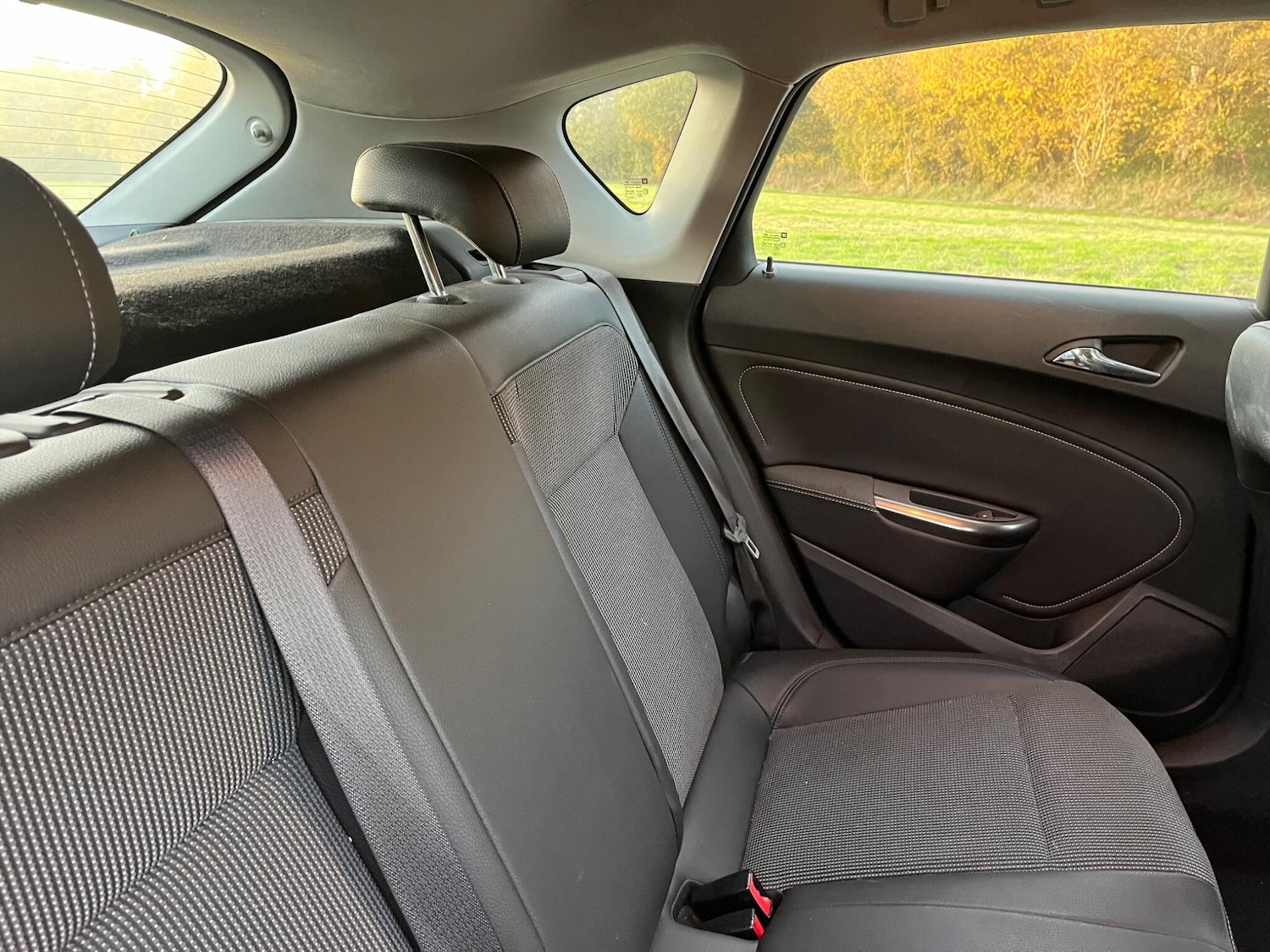 Used Vauxhall Astra 2010 for sale - 76446650: Photo 24