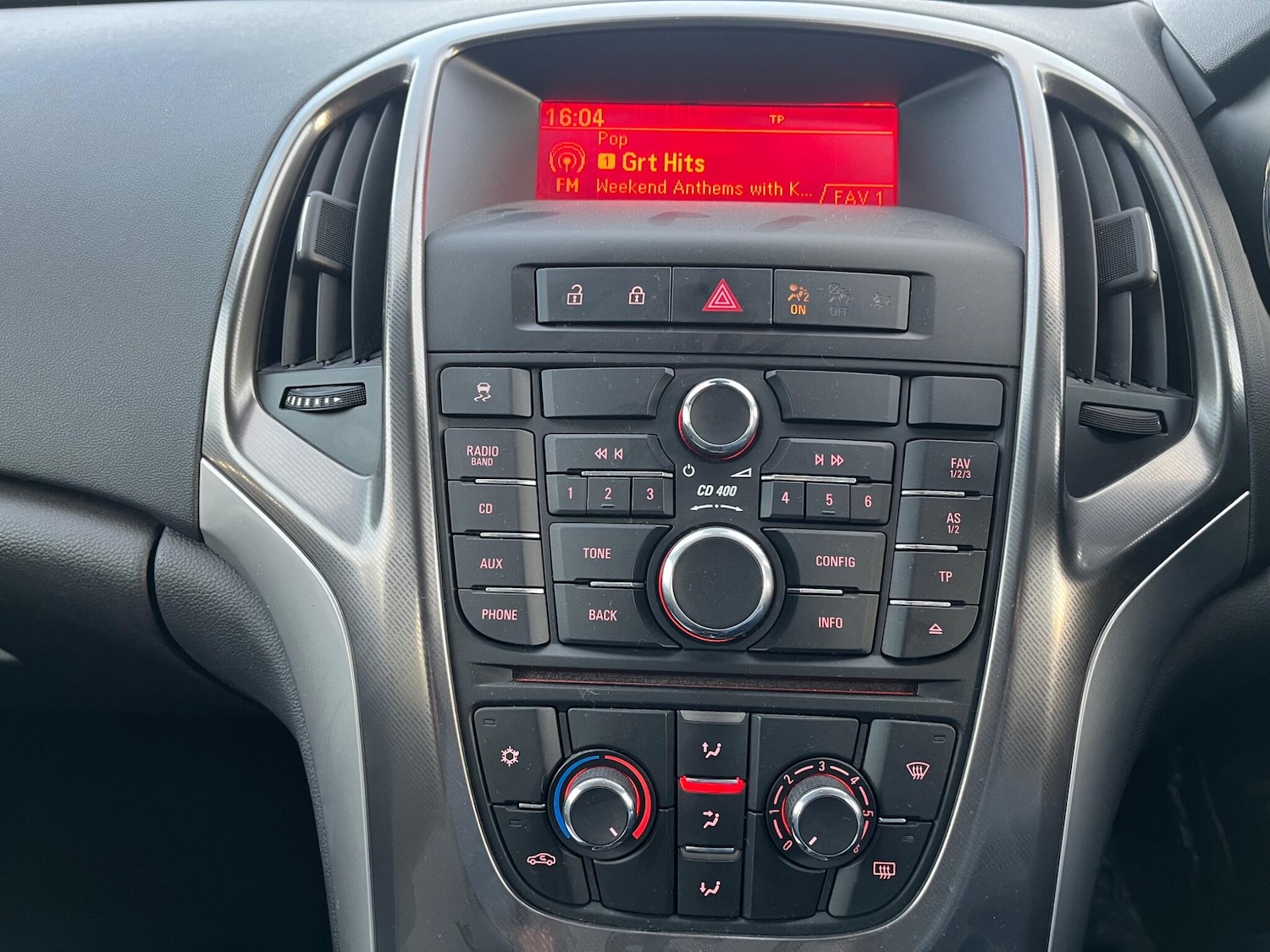 Used Vauxhall Astra 2010 for sale - 76446650: Photo 3