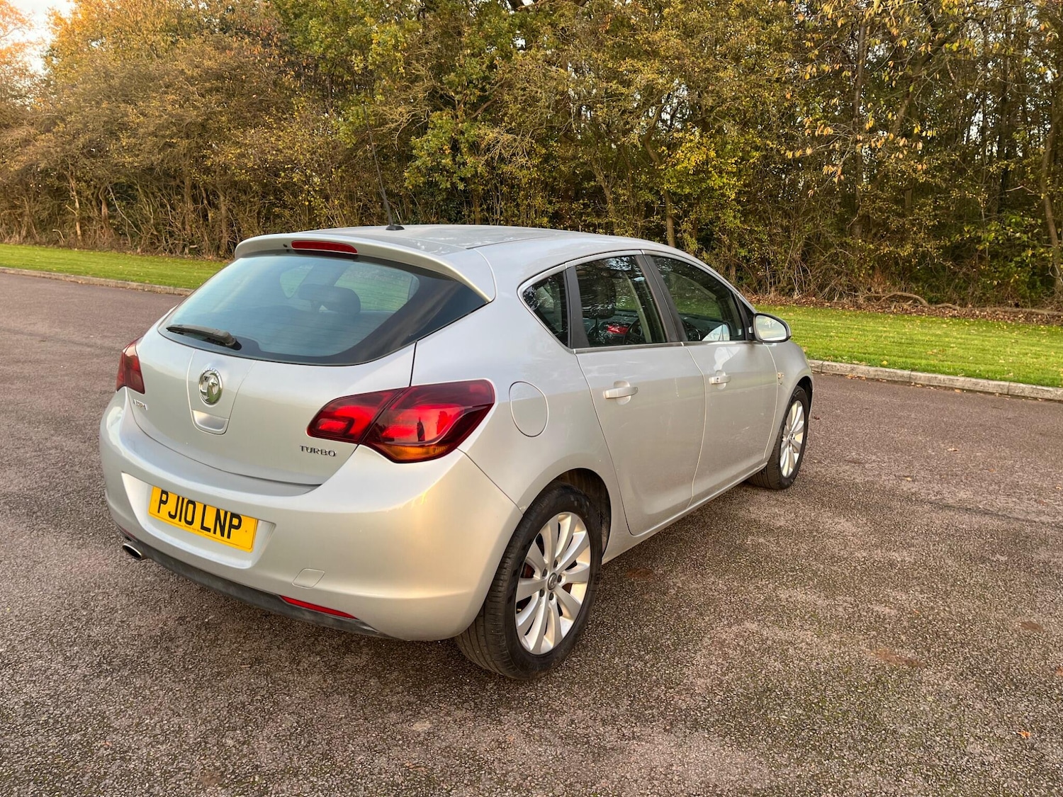 Used Vauxhall Astra 2010 for sale - 76446650: Photo 41