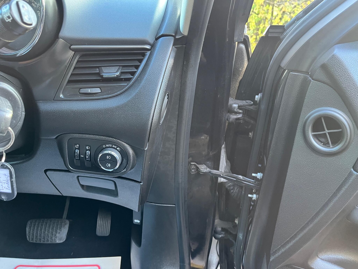 Used Vauxhall Zafira Tourer 2013 for sale - 76001233: Photo 27