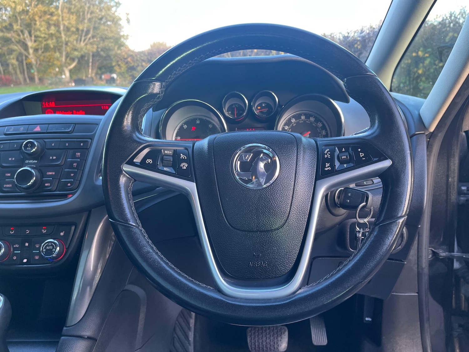 Used Vauxhall Zafira Tourer 2013 for sale - 76001233: Photo 36