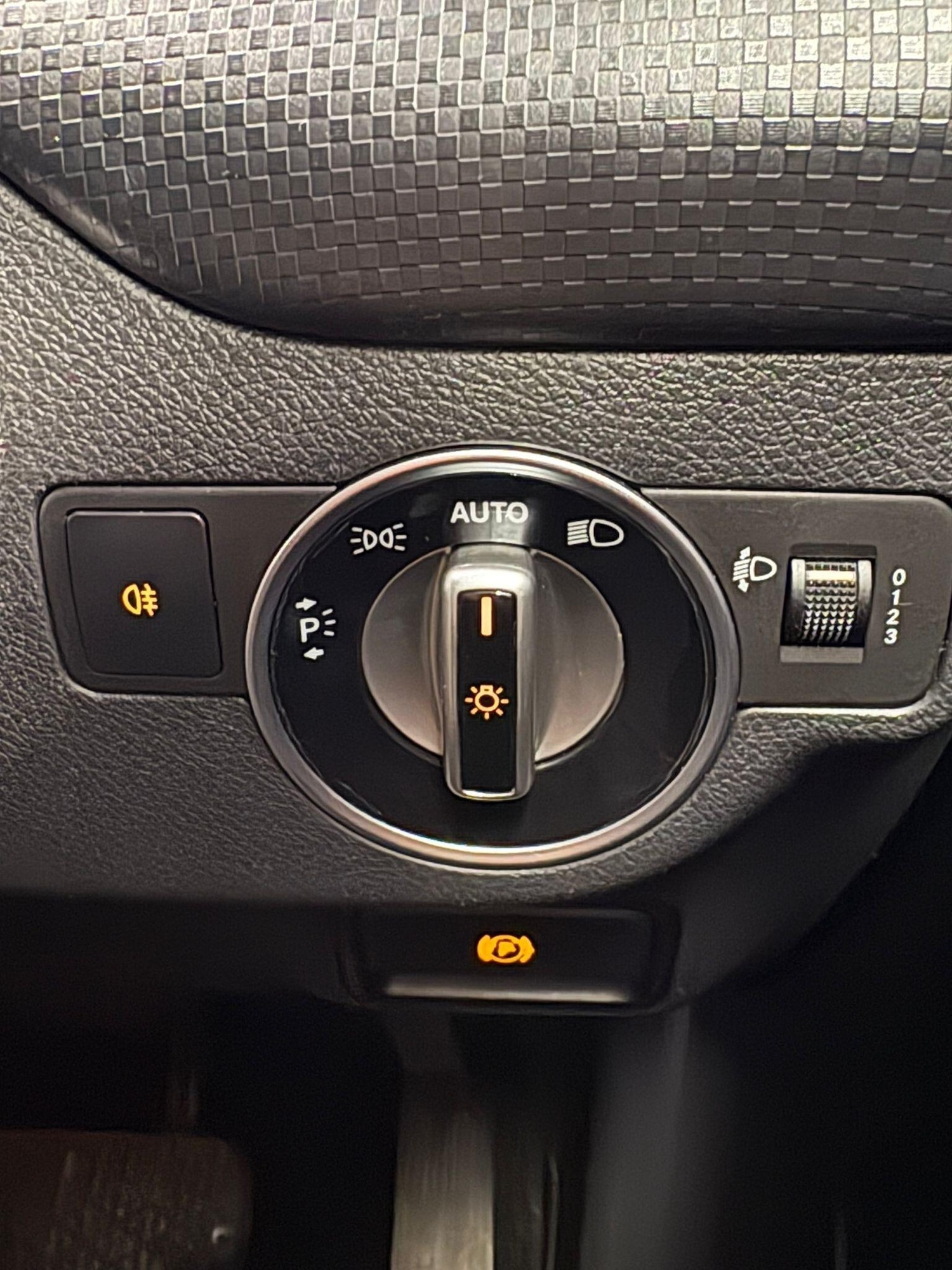 Used Mercedes-Benz A-Class 2014 for sale - 77839041: Photo 15