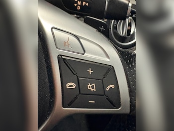 Used Mercedes-Benz E-Class 2014 for sale - 76226685: Photo 2