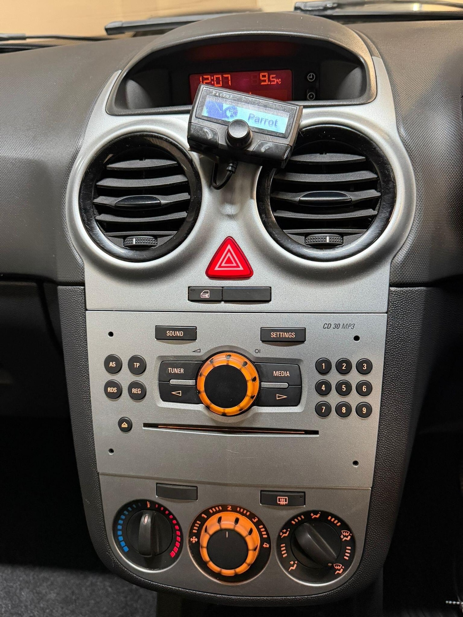 Used Vauxhall Corsa 2014 for sale - 77255029: Photo 14