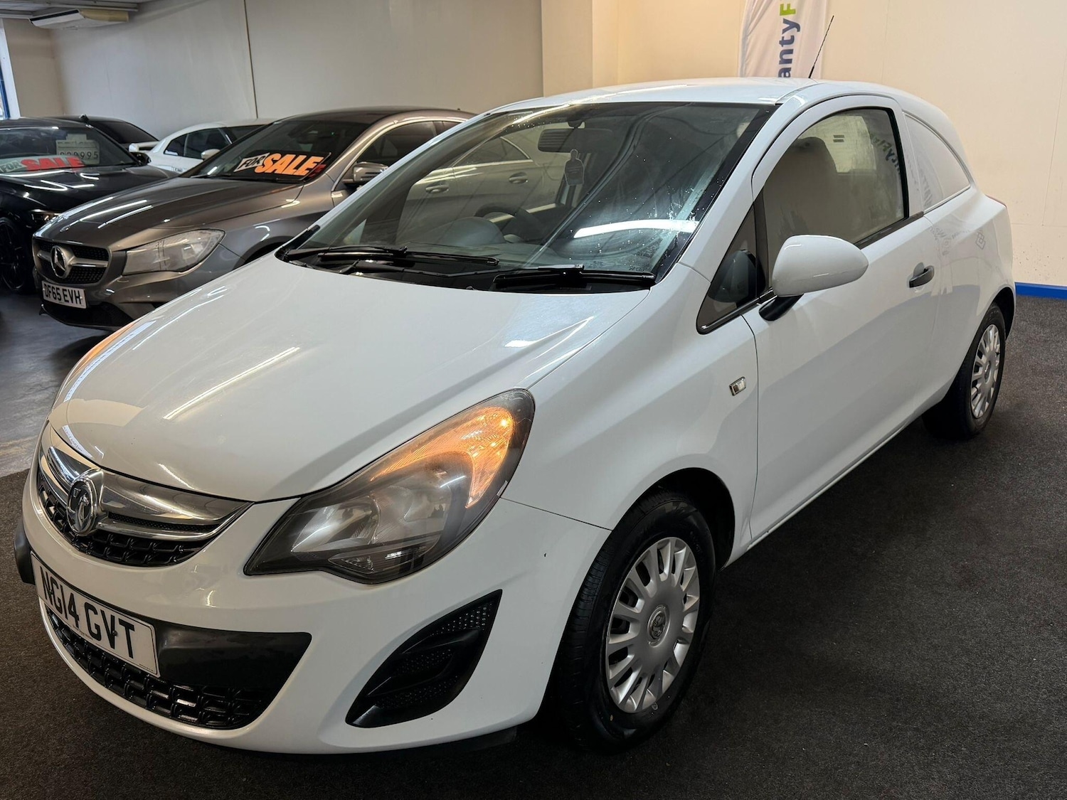 Used Vauxhall Corsa 2014 for sale - 77255029: Photo 3