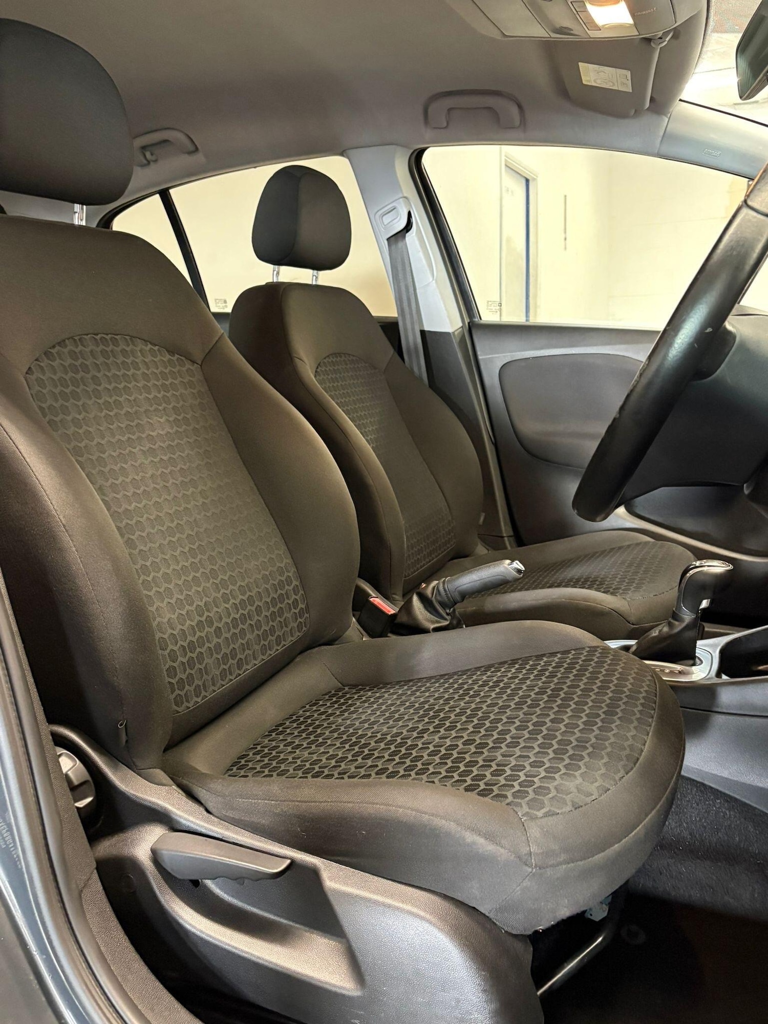 Used Vauxhall Corsa 2016 for sale - 76623204: Photo 9