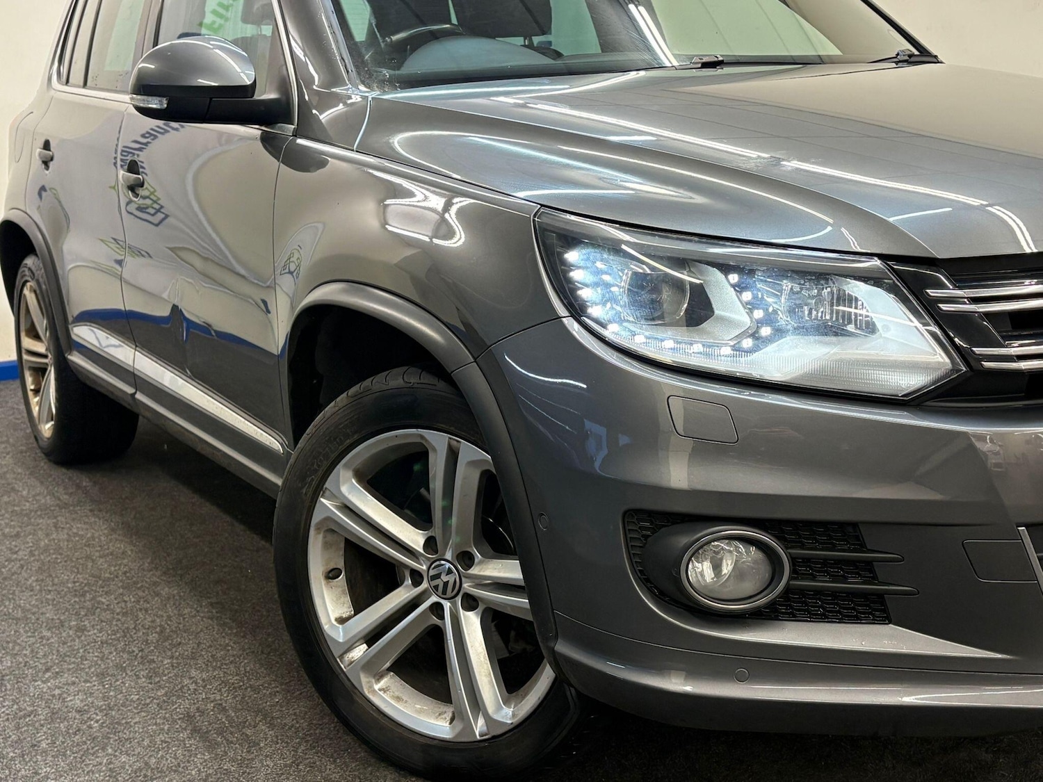 Used Volkswagen Tiguan for sale - 77538228: Photo 4