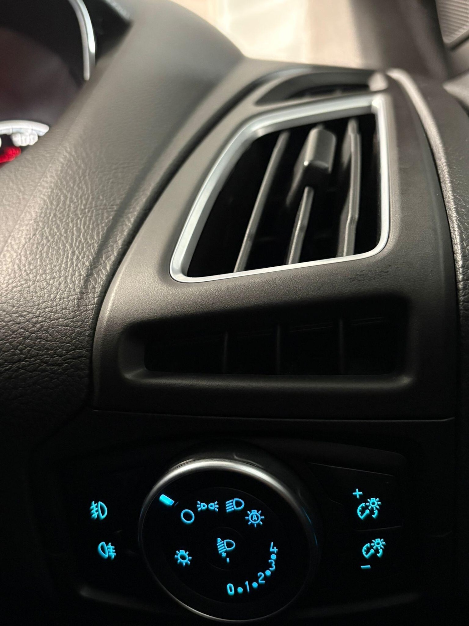 Used Ford Focus 2015 for sale - 76913057: Photo 17