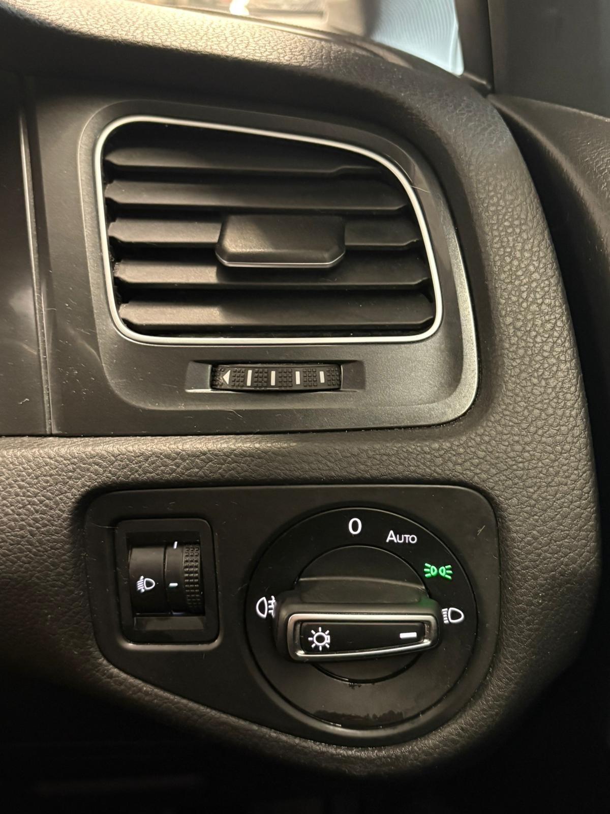 Used Volkswagen Golf 2017 for sale - 76381003: Photo 12