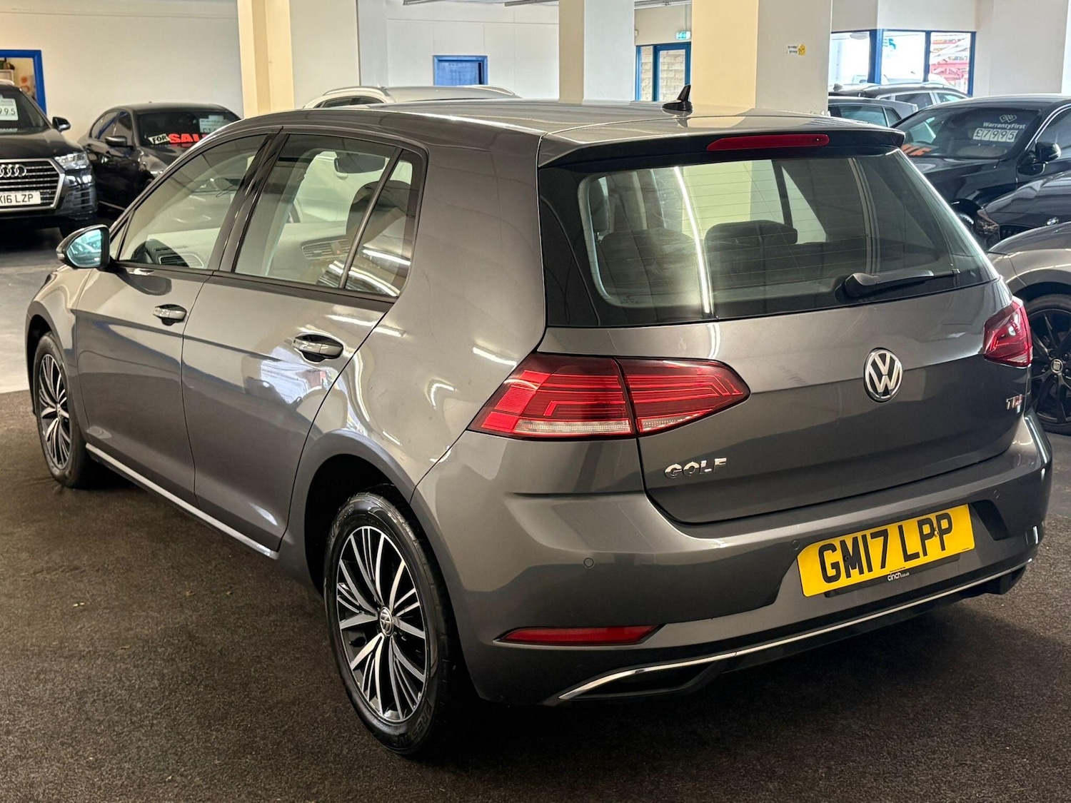 Used Volkswagen Golf 2017 for sale - 76381003: Photo 5