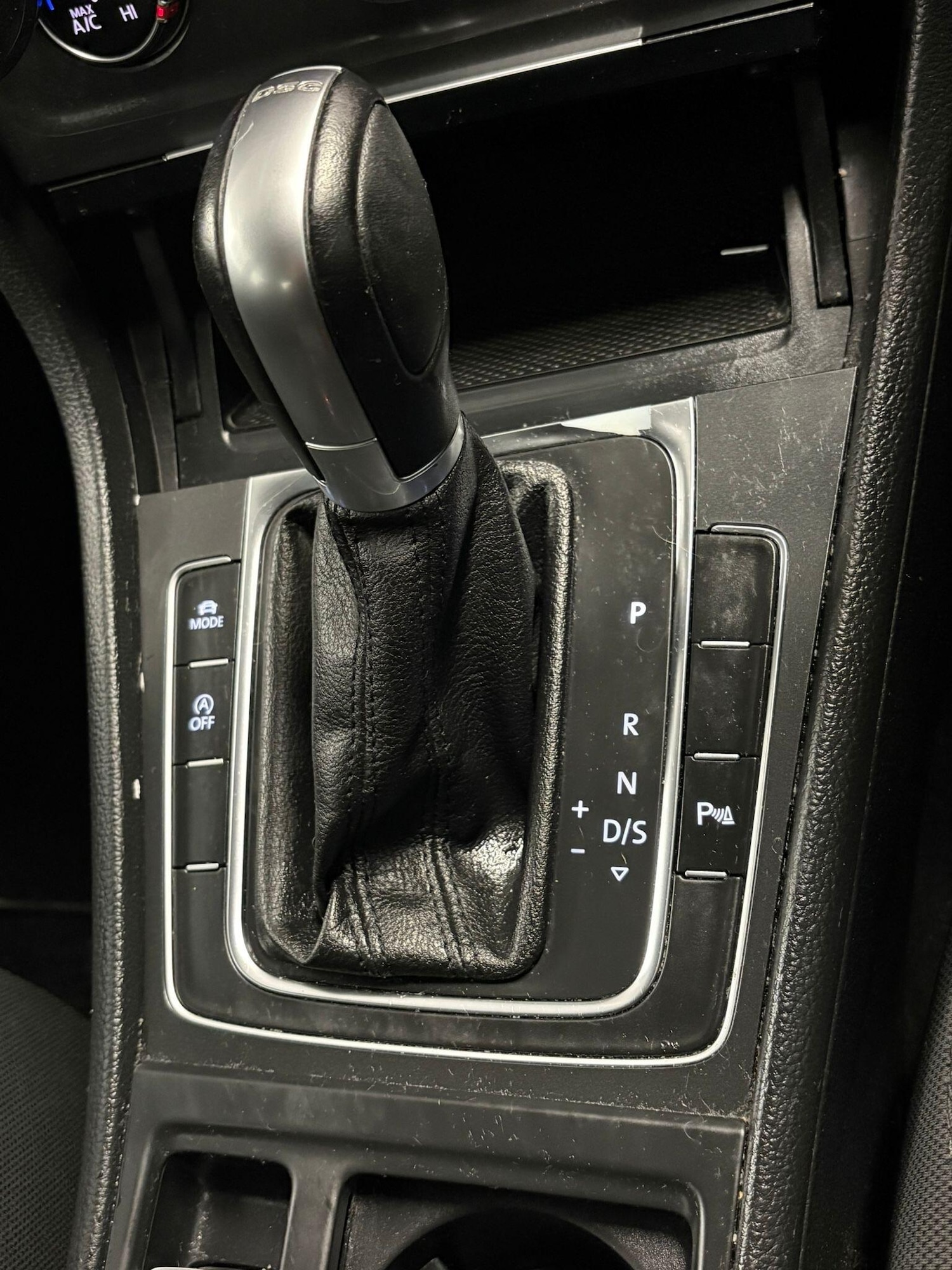 Used Volkswagen Golf 2017 for sale - 76381003: Photo 9