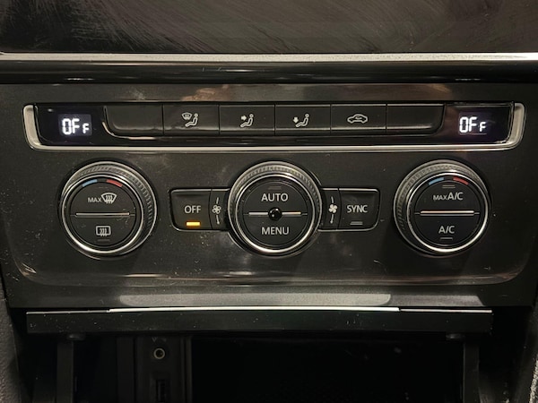 Used Volkswagen Golf 2017 for sale - 76227610: Photo 14