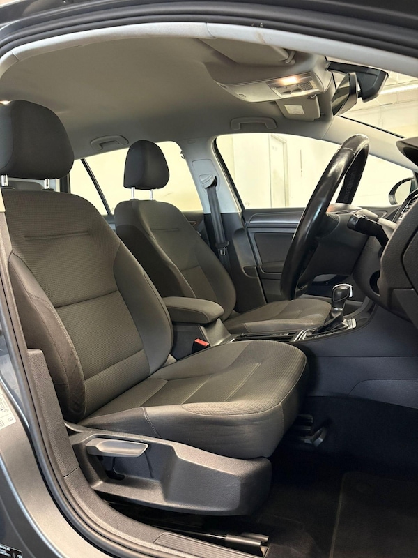 Used Volkswagen Golf 2017 for sale - 76227610: Photo 24
