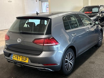Used Volkswagen Golf 2017 for sale - 76227610: Photo 4