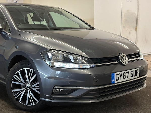 Used Volkswagen Golf 2017 for sale - 76227610: Photo 5