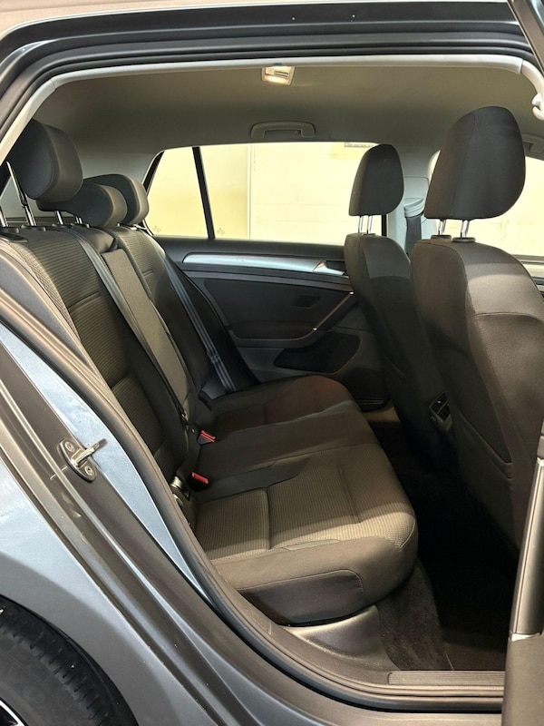 Used Volkswagen Golf 2017 for sale - 76227610: Photo 8