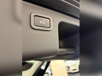 Used Land Rover Discovery Sport 2017 for sale - 78127377: Photo