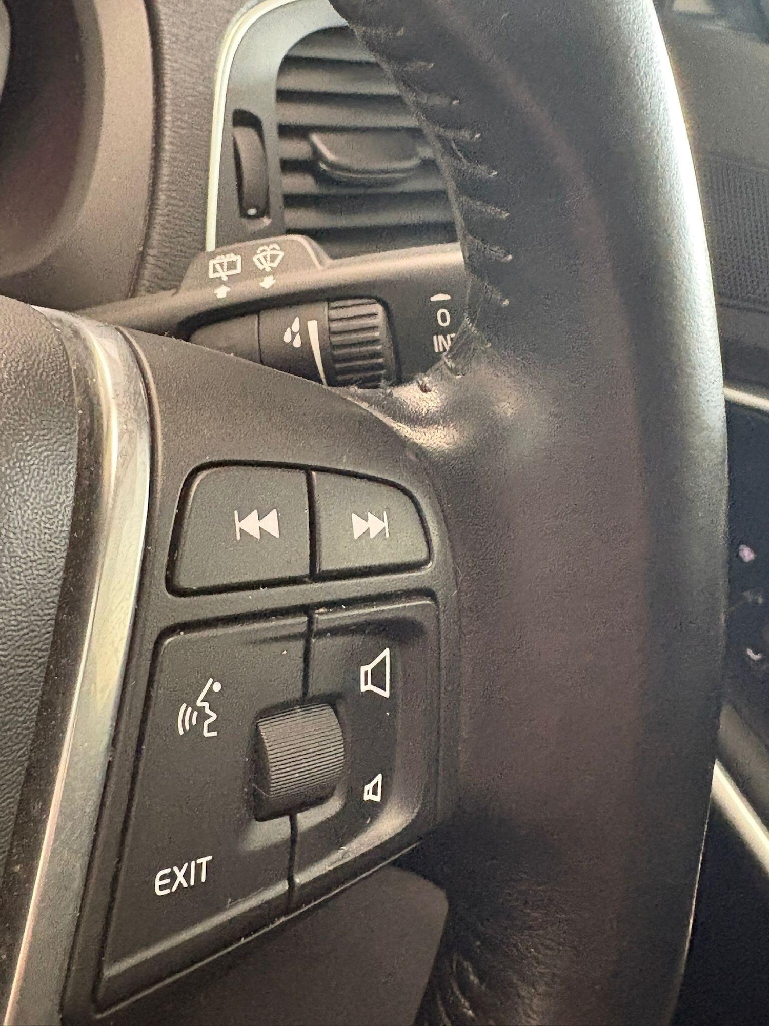 Used Volvo V40 2016 for sale - 76623217: Photo 15