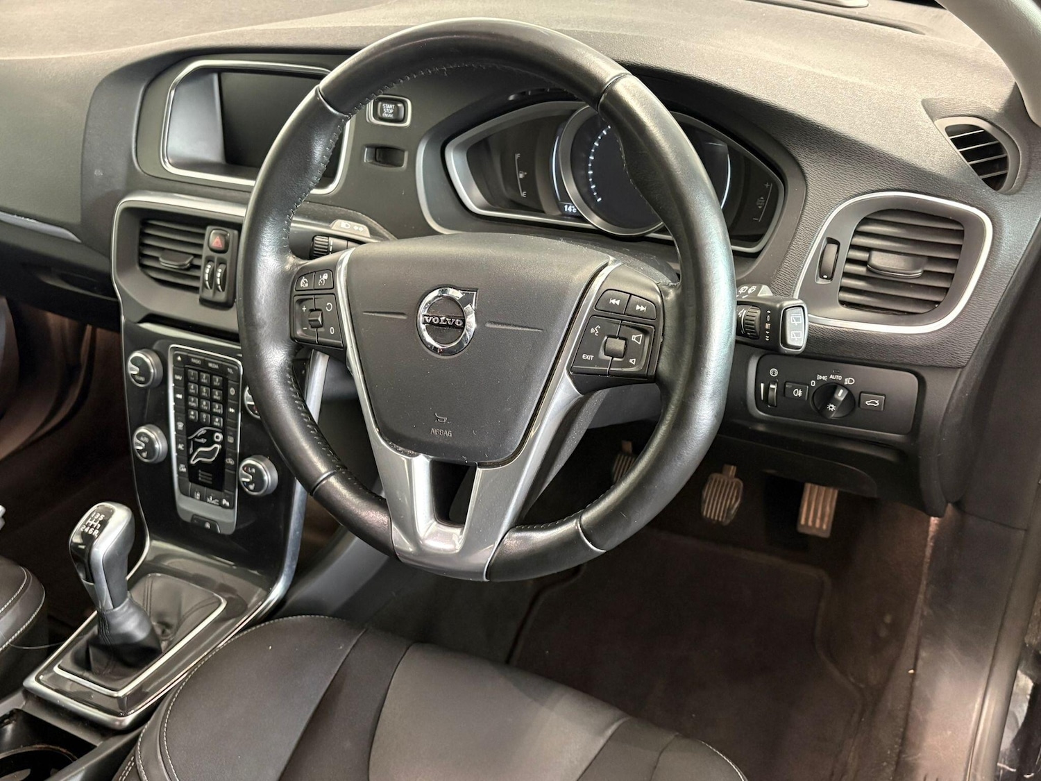 Used Volvo V40 2016 for sale - 76623217: Photo 18