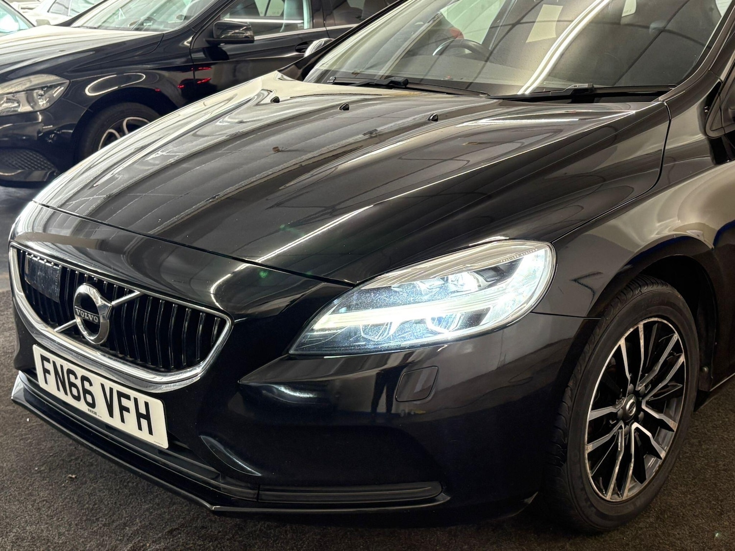 Used Volvo V40 2016 for sale - 76623217: Photo 2