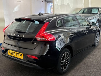 Used Volvo V40 2016 for sale - 76623217: Photo
