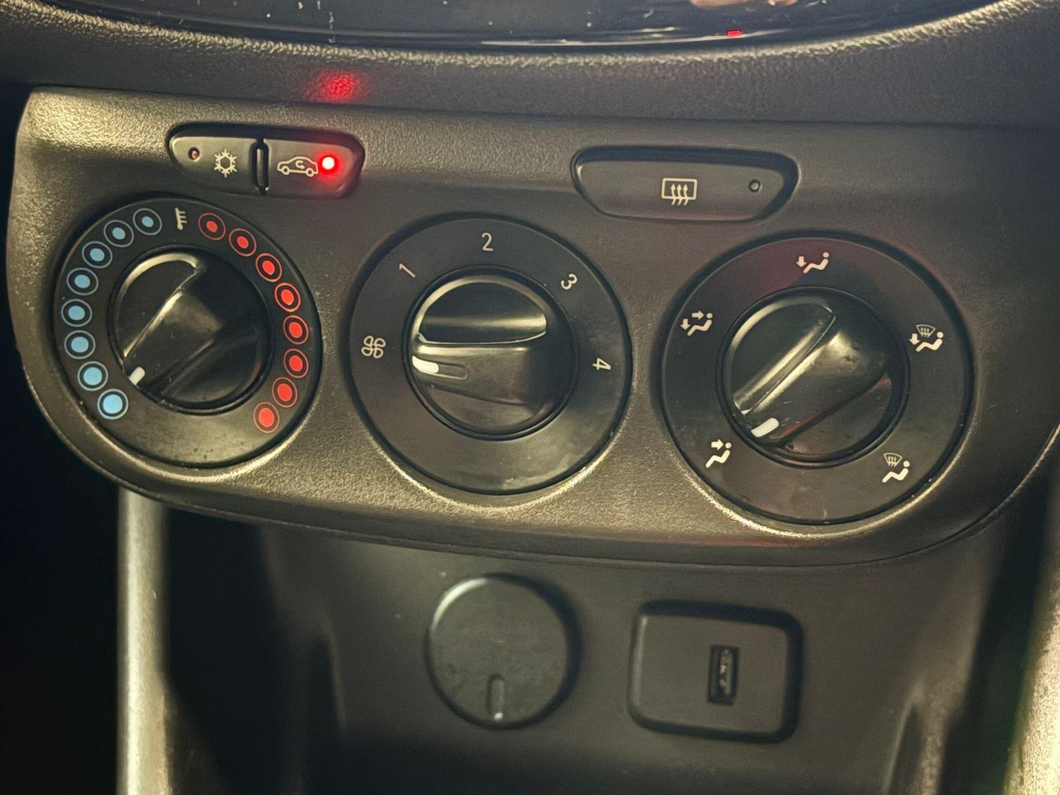 Used Vauxhall Corsa 2016 for sale - 76398517: Photo 15