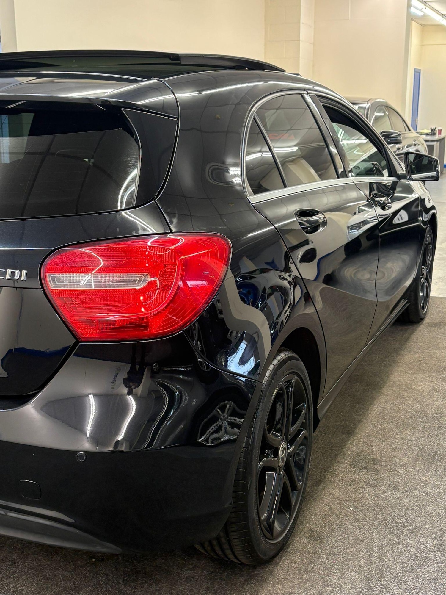 Used Mercedes-Benz A-Class 2014 for sale - 77625223: Photo 10