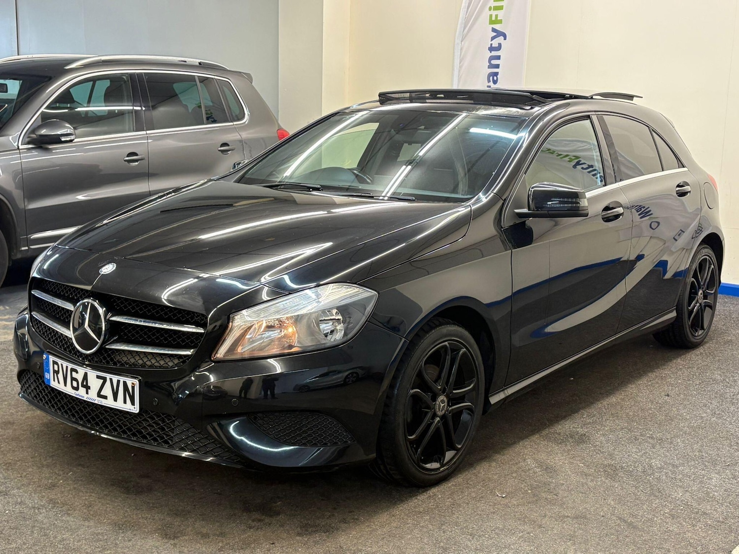 Used Mercedes-Benz A-Class 2014 for sale - 77625223: Photo 2