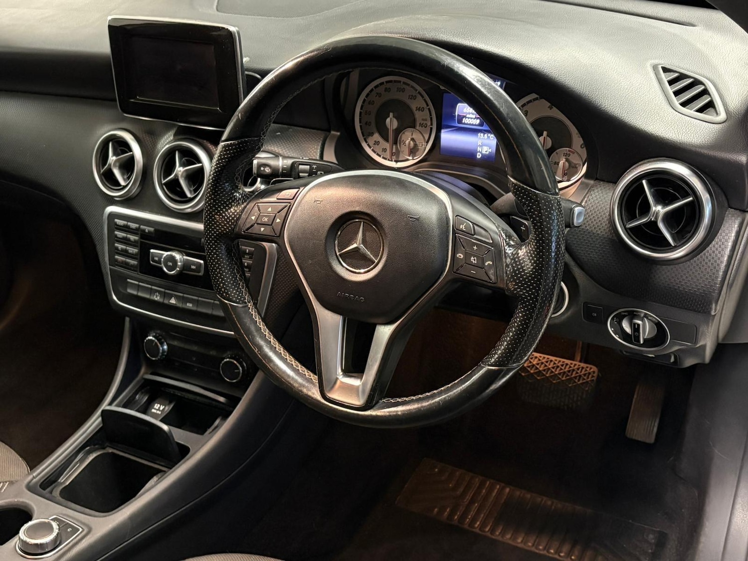 Used Mercedes-Benz A-Class 2014 for sale - 76336493: Photo 18