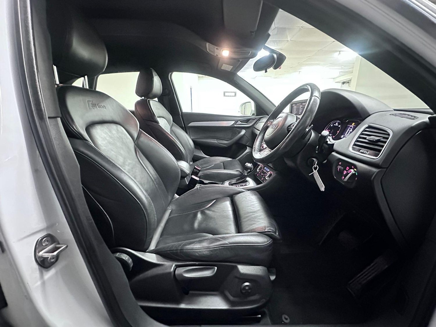 Used Audi Q3 2012 for sale - 76623252: Photo 10