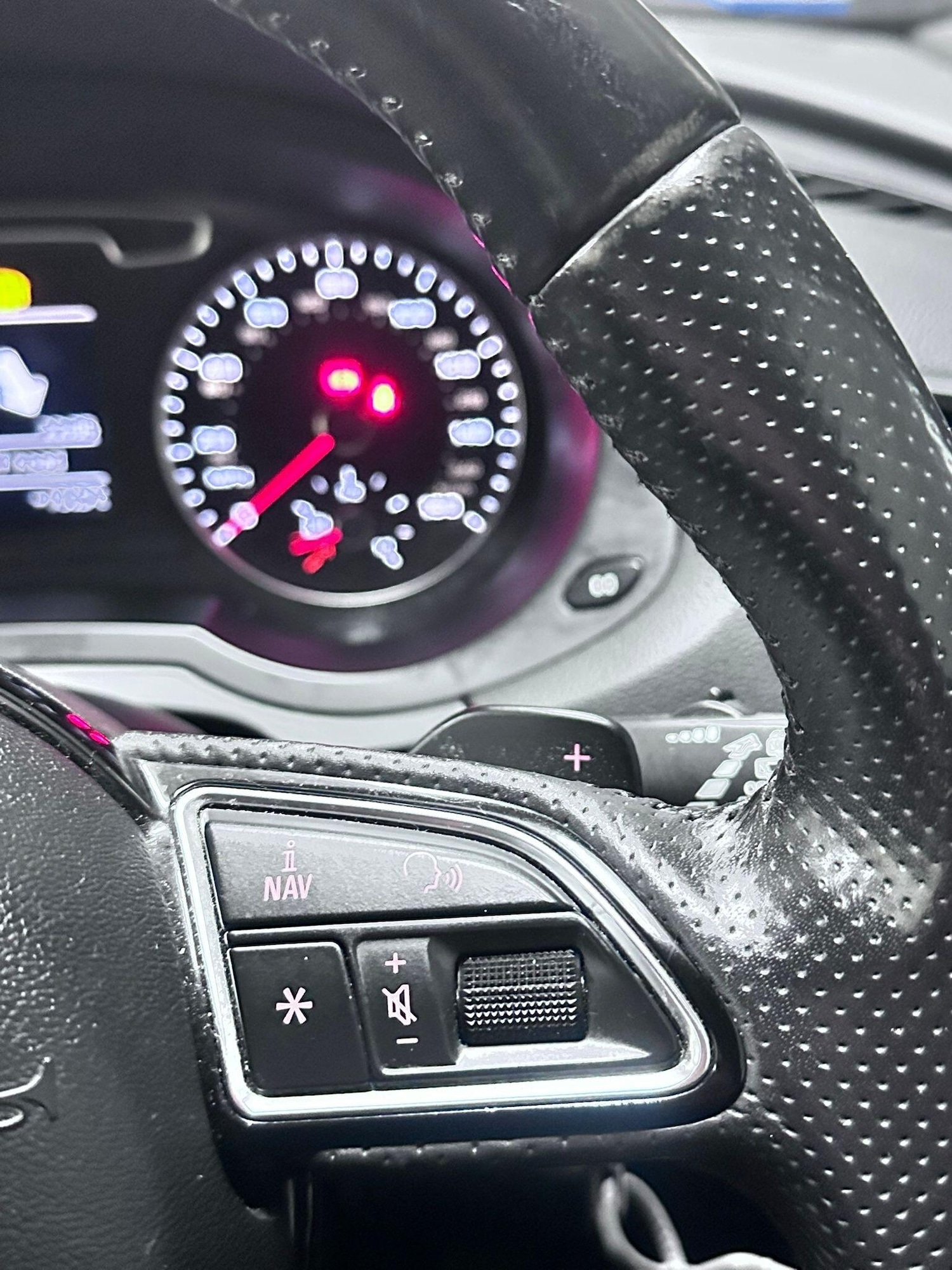 Used Audi Q3 2012 for sale - 76623252: Photo 17