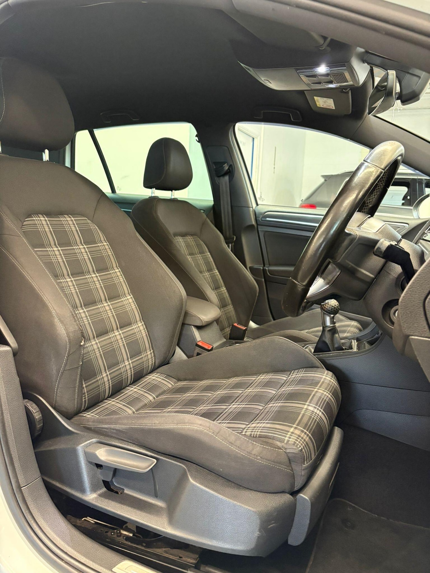 Used Volkswagen Golf 2017 for sale - 77658685: Photo 10